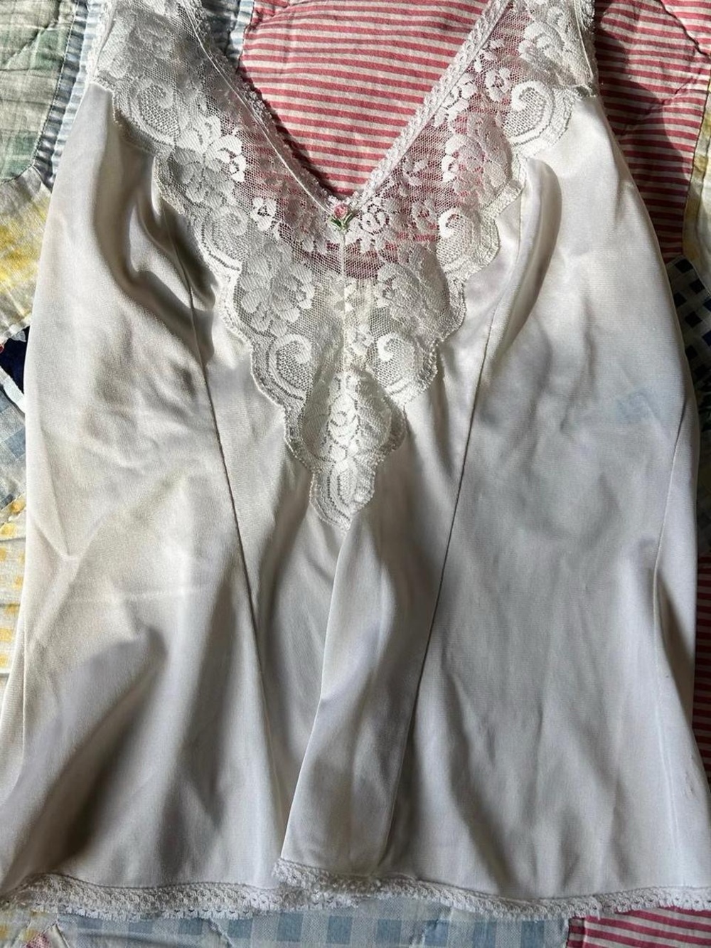 Vintage 90s coquette lace cami slip top with a little pink rose in the center